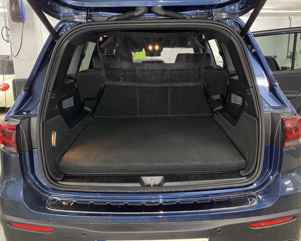 Kofferraumschutz Mercedes EQB CargoCover (6)