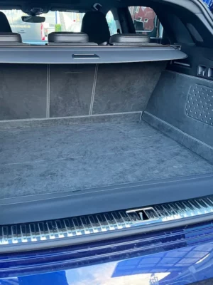 Hund Kofferraumschutz Audi E-Tron (SUV) ab 2019 - Kofferraumschutz für Hunde - Kofferraumwanne von CargoCover - Produktbild 1