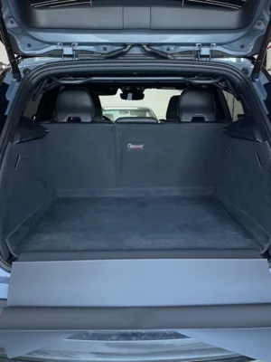 Hund Kofferraumschutz VOLVO XC40 (X) ab 2017 - Kofferraumschutz für Hunde - Kofferraumwanne von CargoCover - Produktbild 1